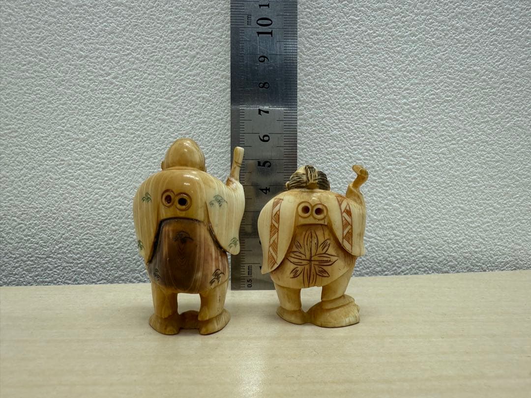 B*i様 時代提げ物 人物根付 天然素材 銘あり 2体セット