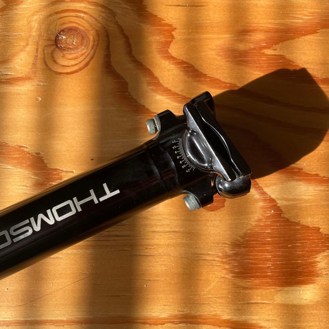 【未カット美品】THOMSON シートポスト ブラック31.8mm