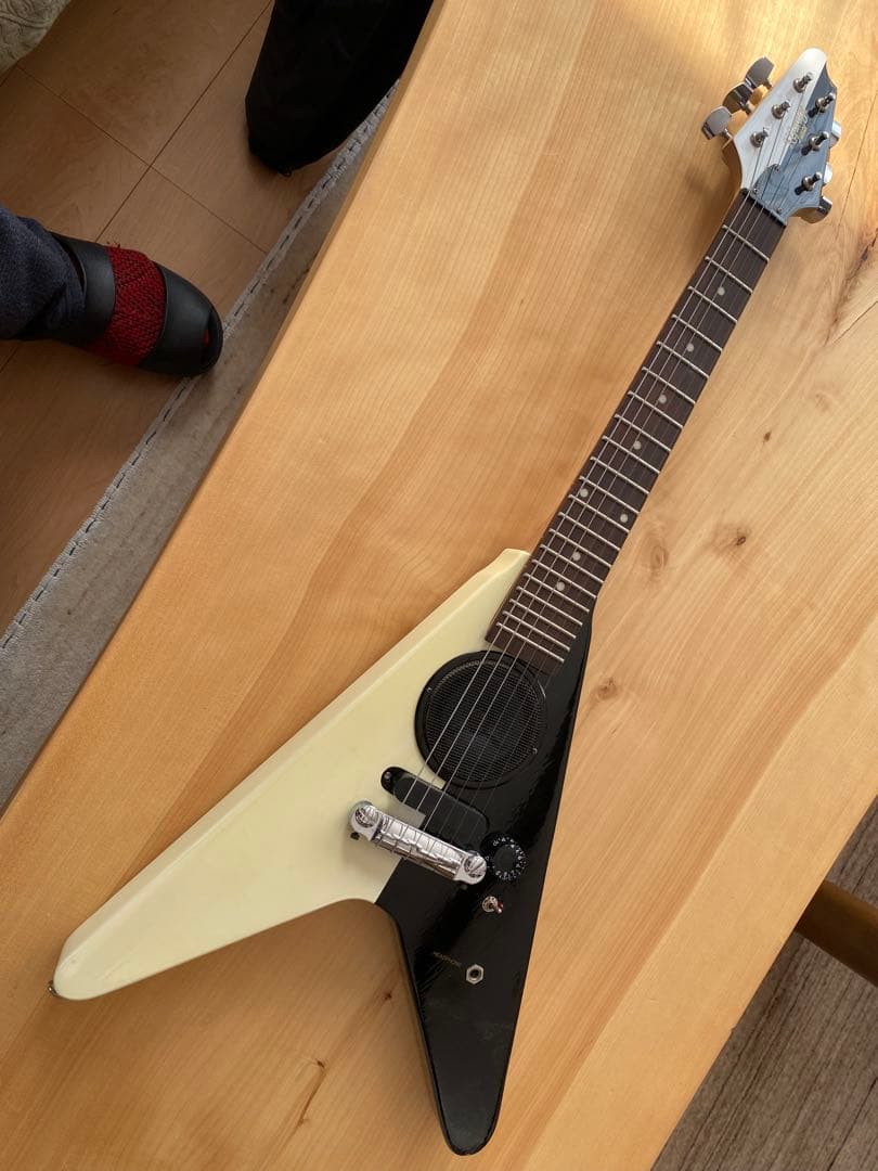 アンプ内蔵子ども用ギター