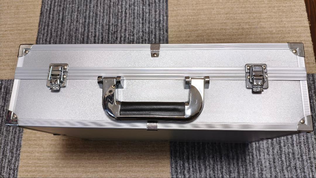 TOYGER CEO Storage アタッシュケース シルバー 仕切板21枚付