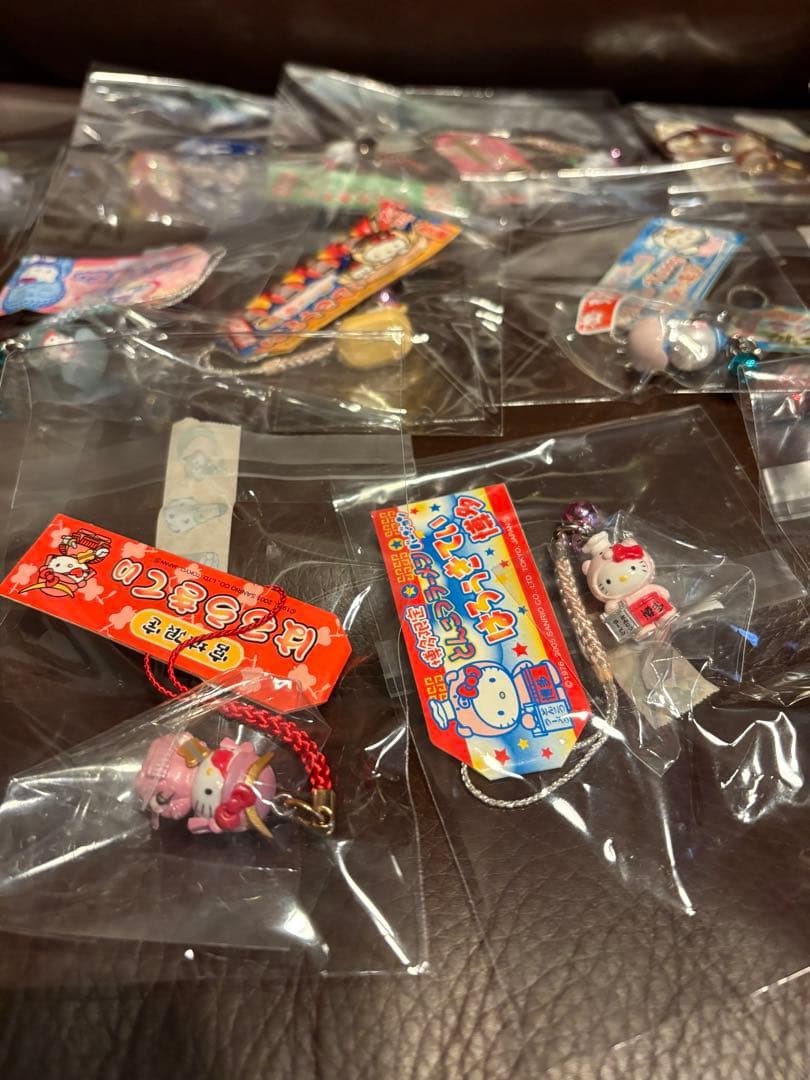 ヒ*マ様 ハローキティ　ご当地　根付け　ストラップ　18個セット　サンリオ　レト