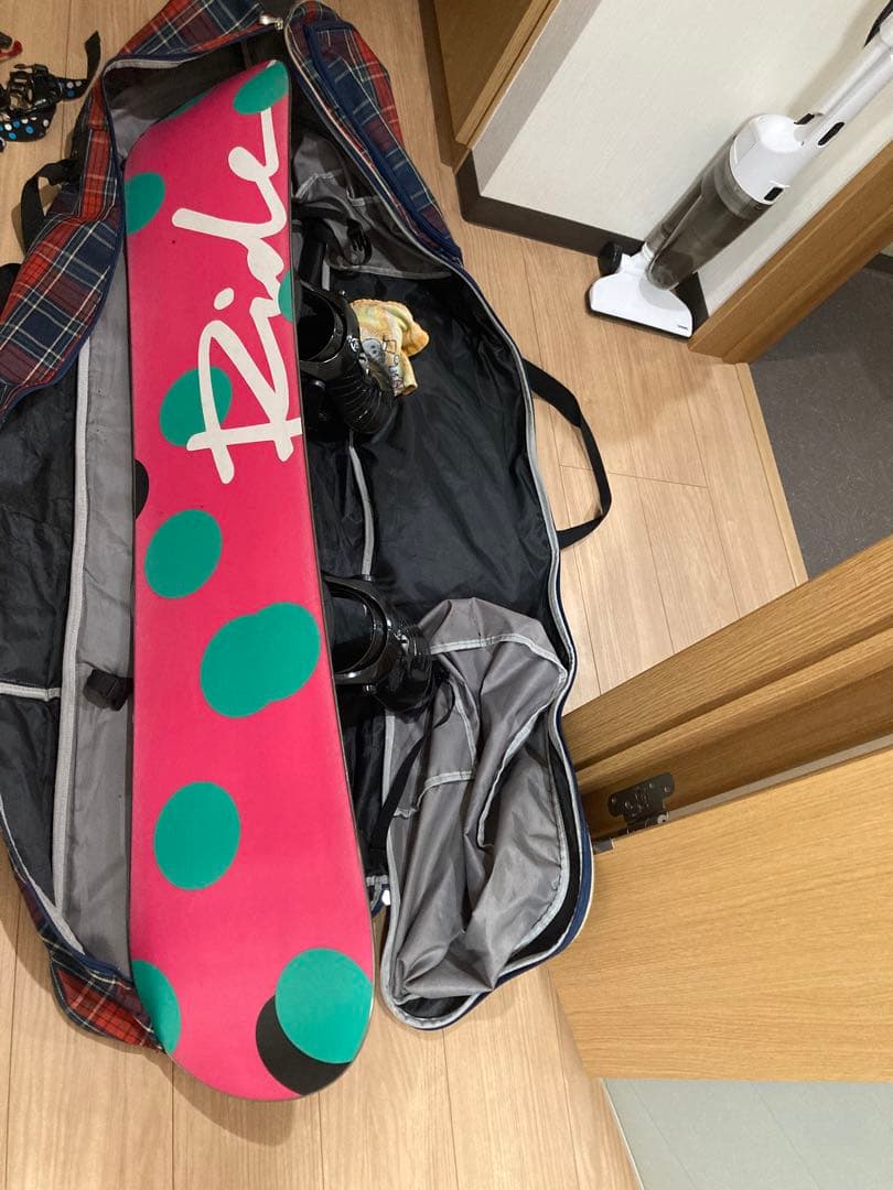 Ride スノーボードとバッグ チェック柄