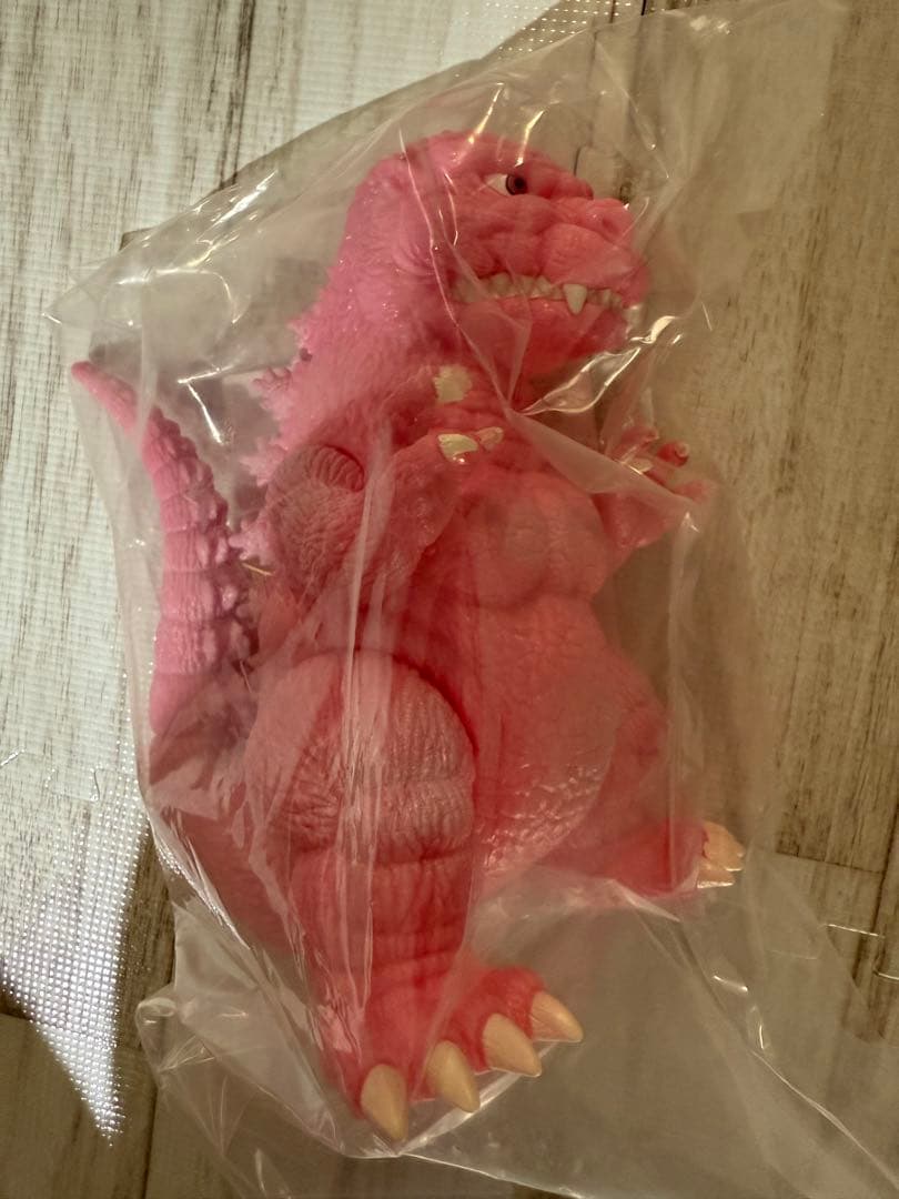 バンダイ ゴジラ ピンク フィギュア　ファンタジートイズ　バンダイ