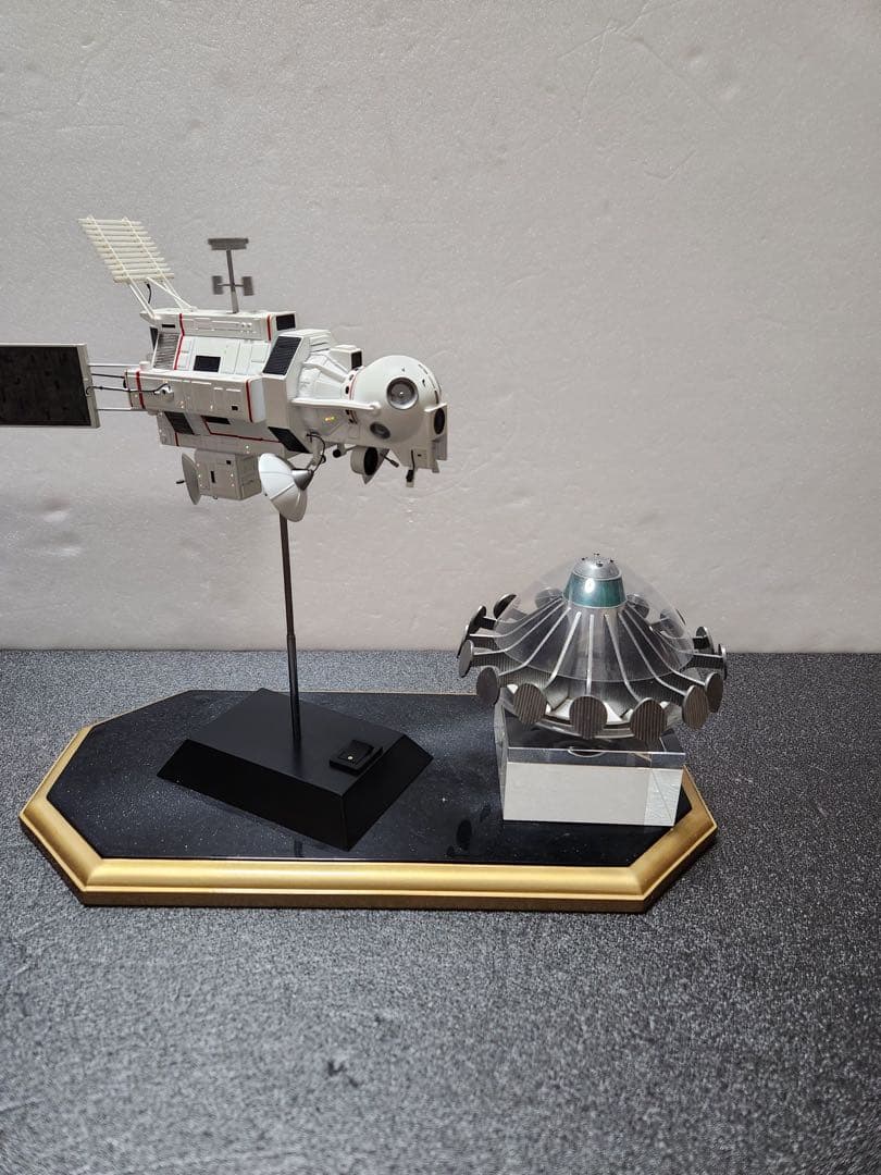 精密再現！　謎の円盤UFO 有名モデラー渾身の逸品 コンピュータ偵察衛星SID