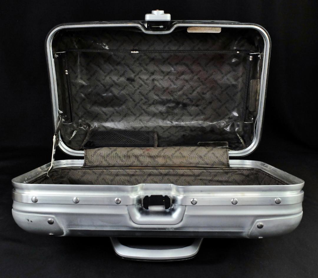 リモワ 918.38トパーズ『Lufthansa』TSAビューティケース17L