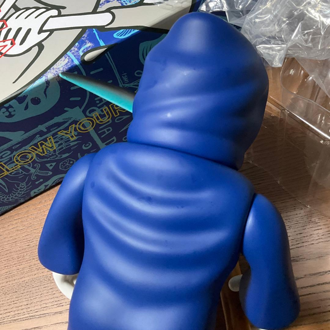 カマドクロ　ILLSYNAPSE KARMA DOKUROイルシナプス 青ソフビ