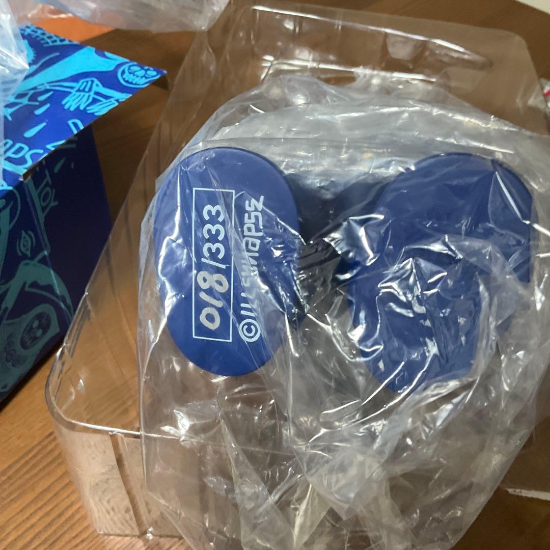 カマドクロ　ILLSYNAPSE KARMA DOKUROイルシナプス 青ソフビ