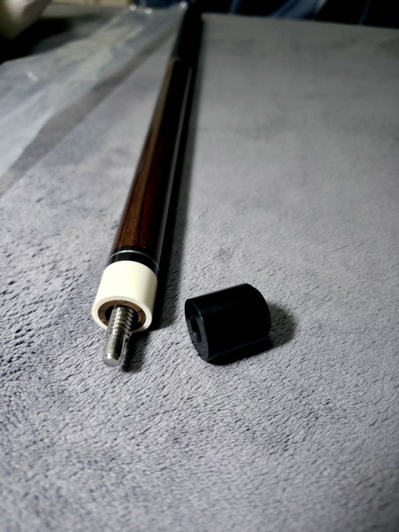 Mezz Cues ビリヤードキュー キャップ付き