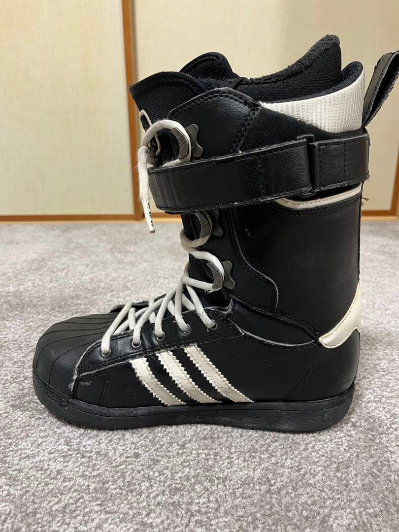 adidas スノーボードブーツ 黒/白