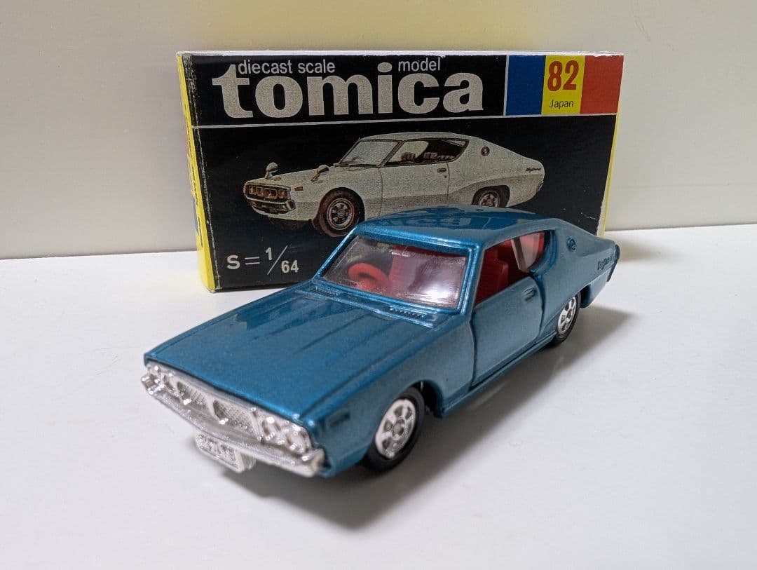 トミカ モデル82 1/64 青色 ミニカー 箱付き