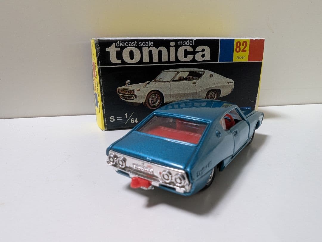 トミカ モデル82 1/64 青色 ミニカー 箱付き