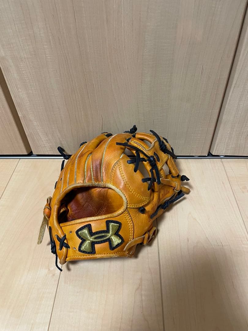Under Armour 軟式内野グラブ