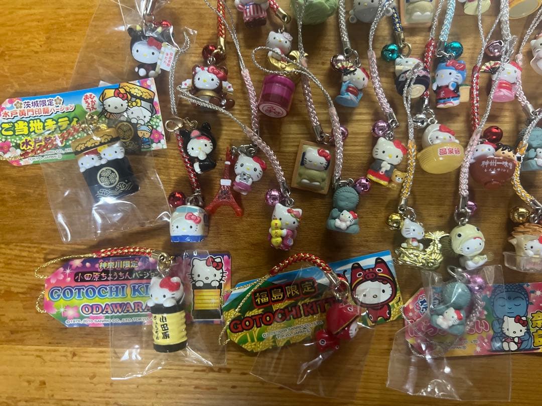 ご当地キティ　まとめ売り　65個セット