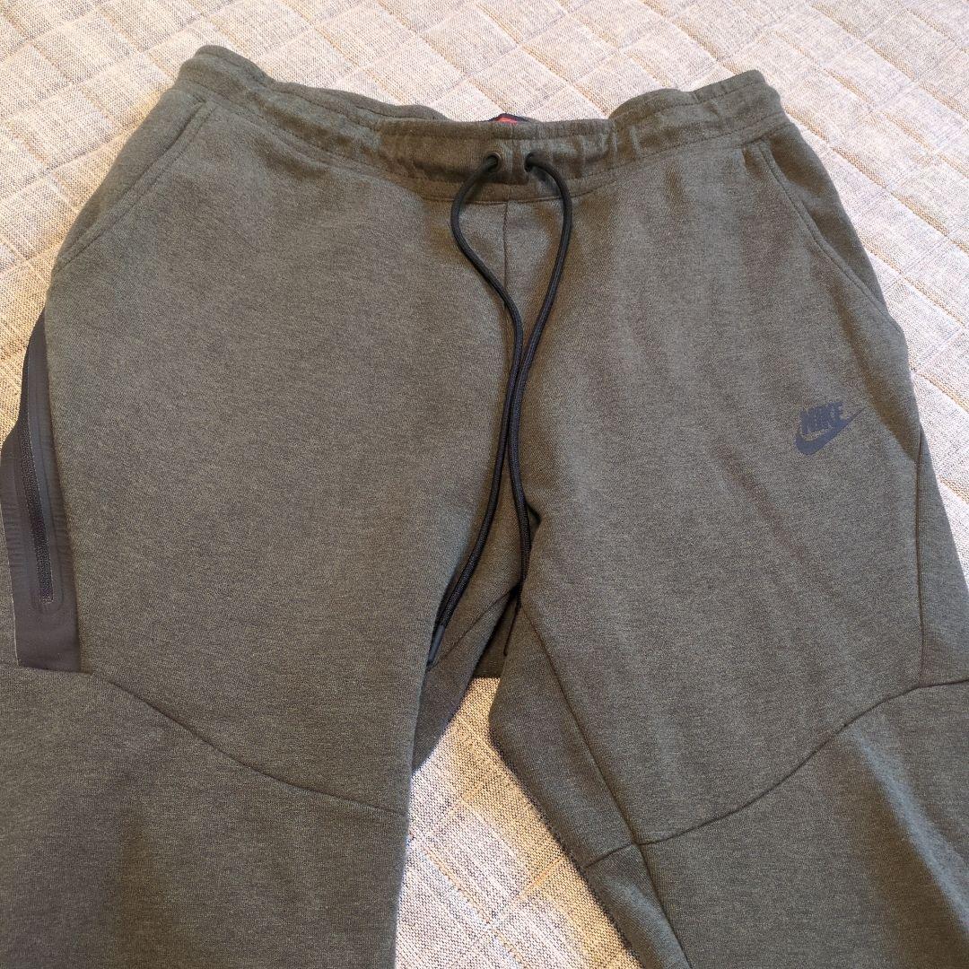 ナイキ テックフリース パーカー　ジョガー上下セットLサイズ