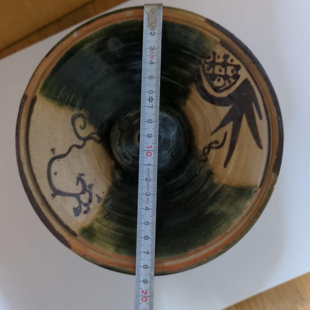 手描き模様の陶器