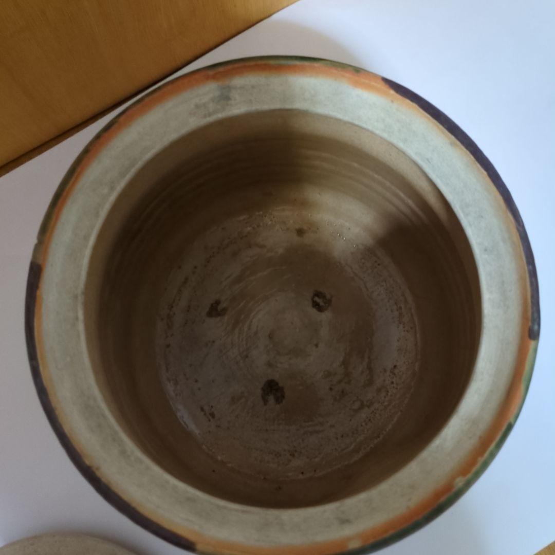 手描き模様の陶器