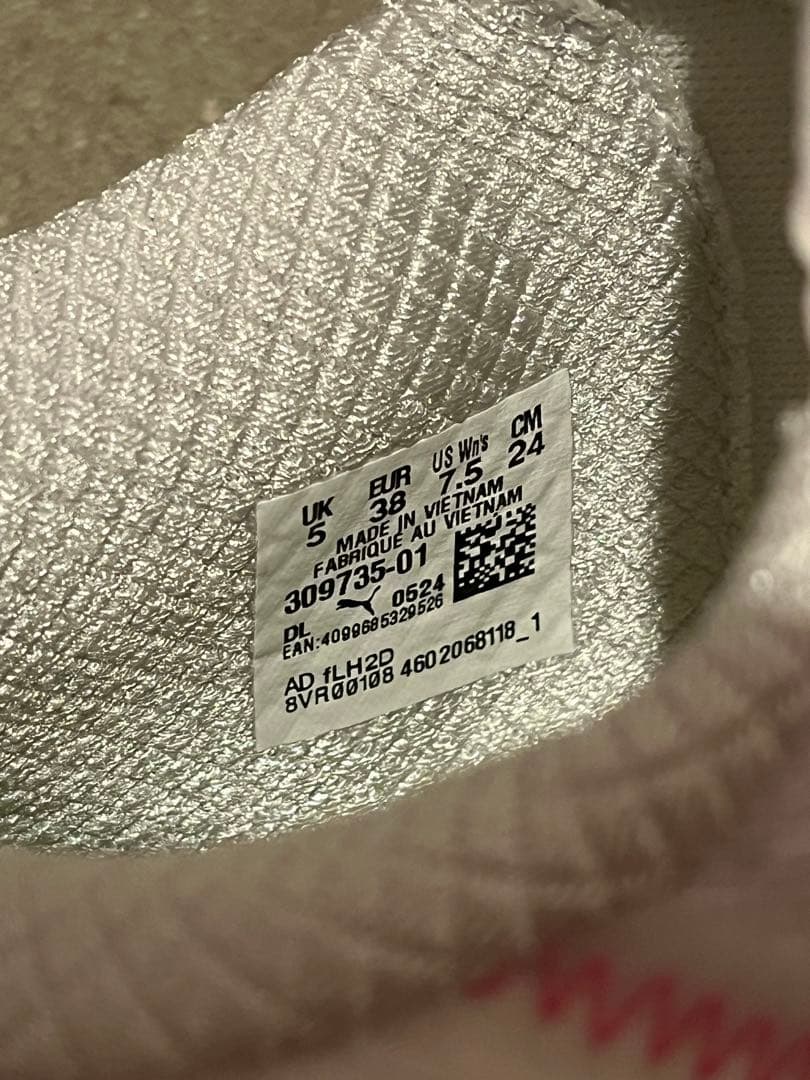 (新品)Puma スポーツシューズ ホワイト/ピンク