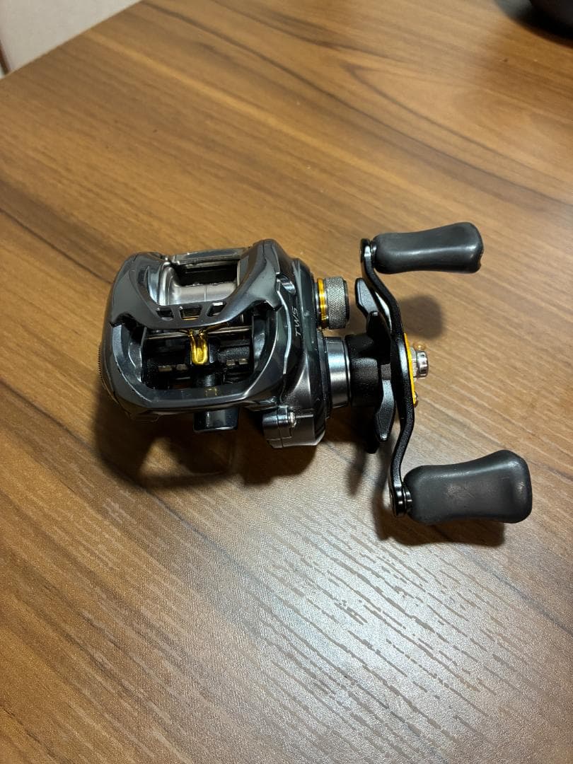 シ*コ様 ダイワ　17タトゥーラSVTW　ノーマルギア左ハンドル