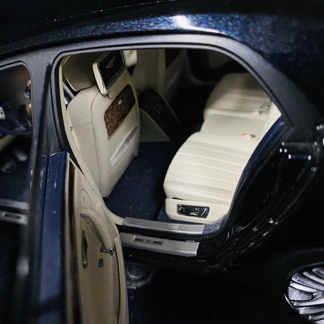 京商 1/18 ベントレー フライングスパー W12