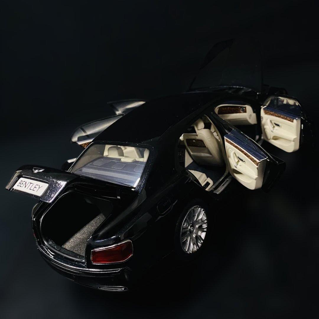 京商 1/18 ベントレー フライングスパー W12