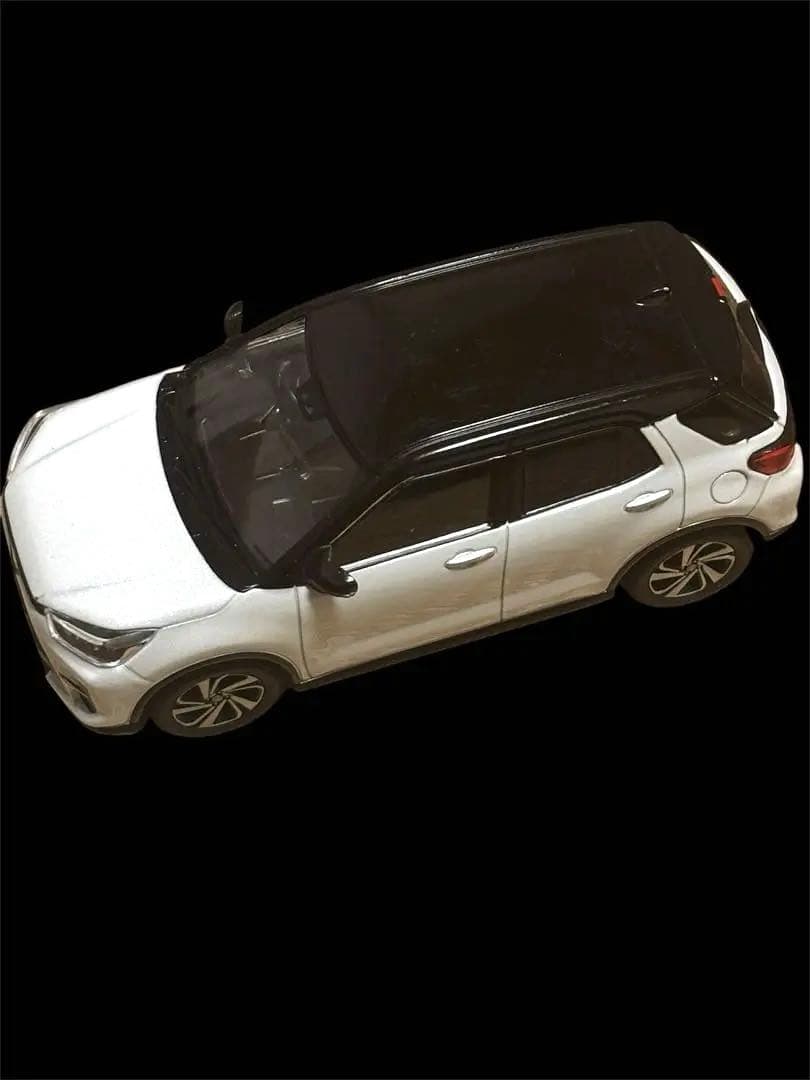 【ディーラー非売品】トヨタ ライズ カラーサンプル