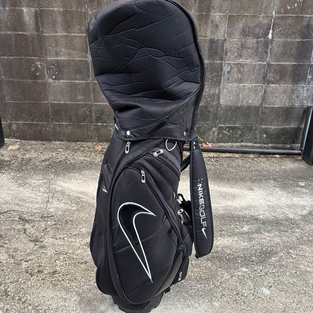 NIKE GOLF キャディバッグ エナメル ビッグロゴ 黒 ブラック 人気