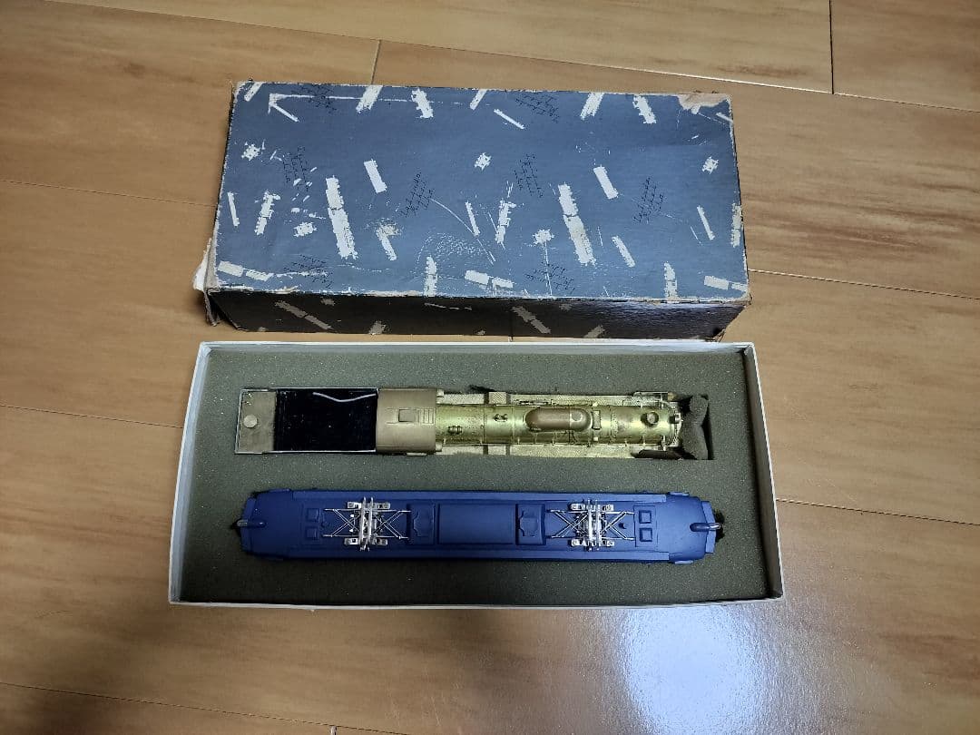 Ｄ*０様 Nゲージ 機関車 青色 金色 箱付き