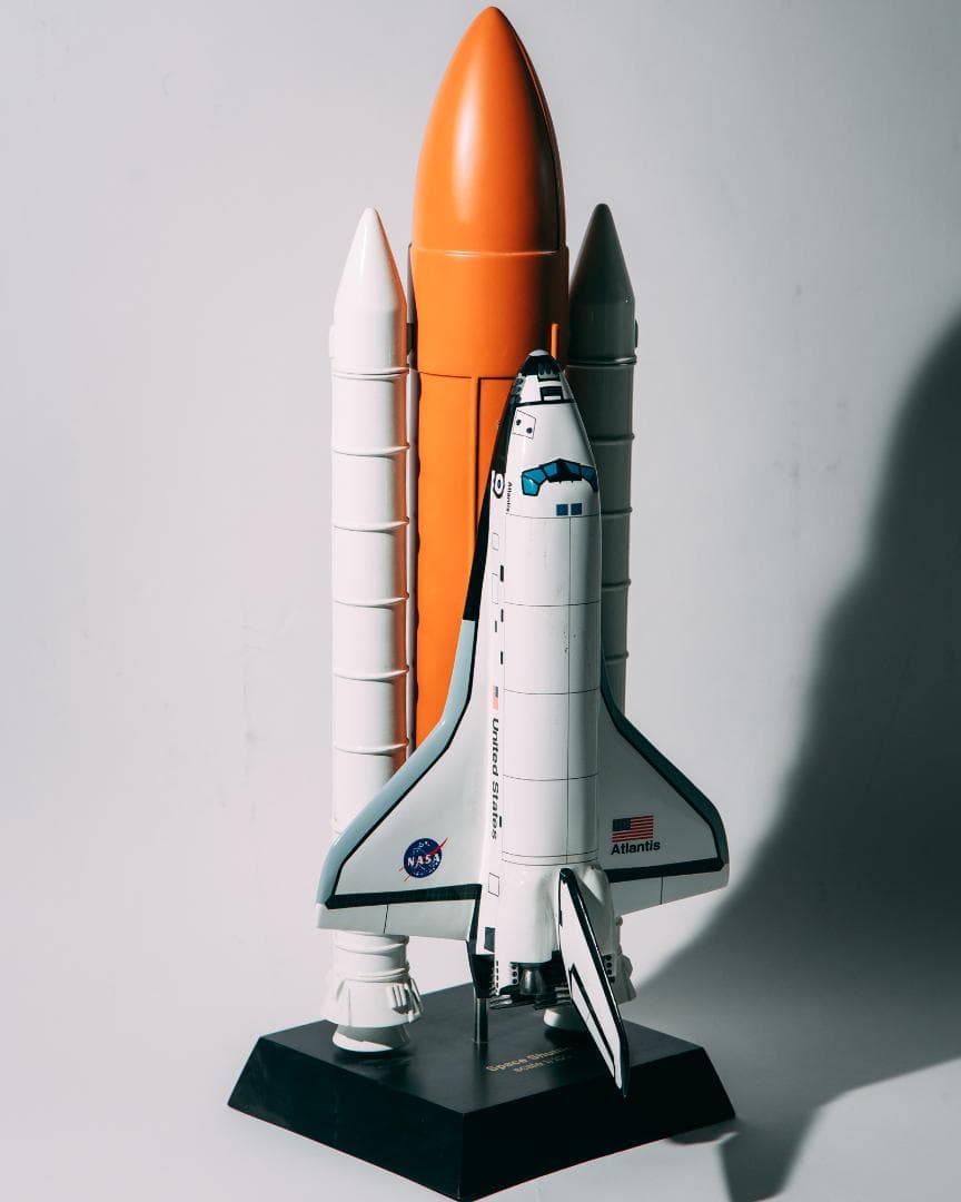 スペースシャトル　スケール1/100　Atlantis アトランティス