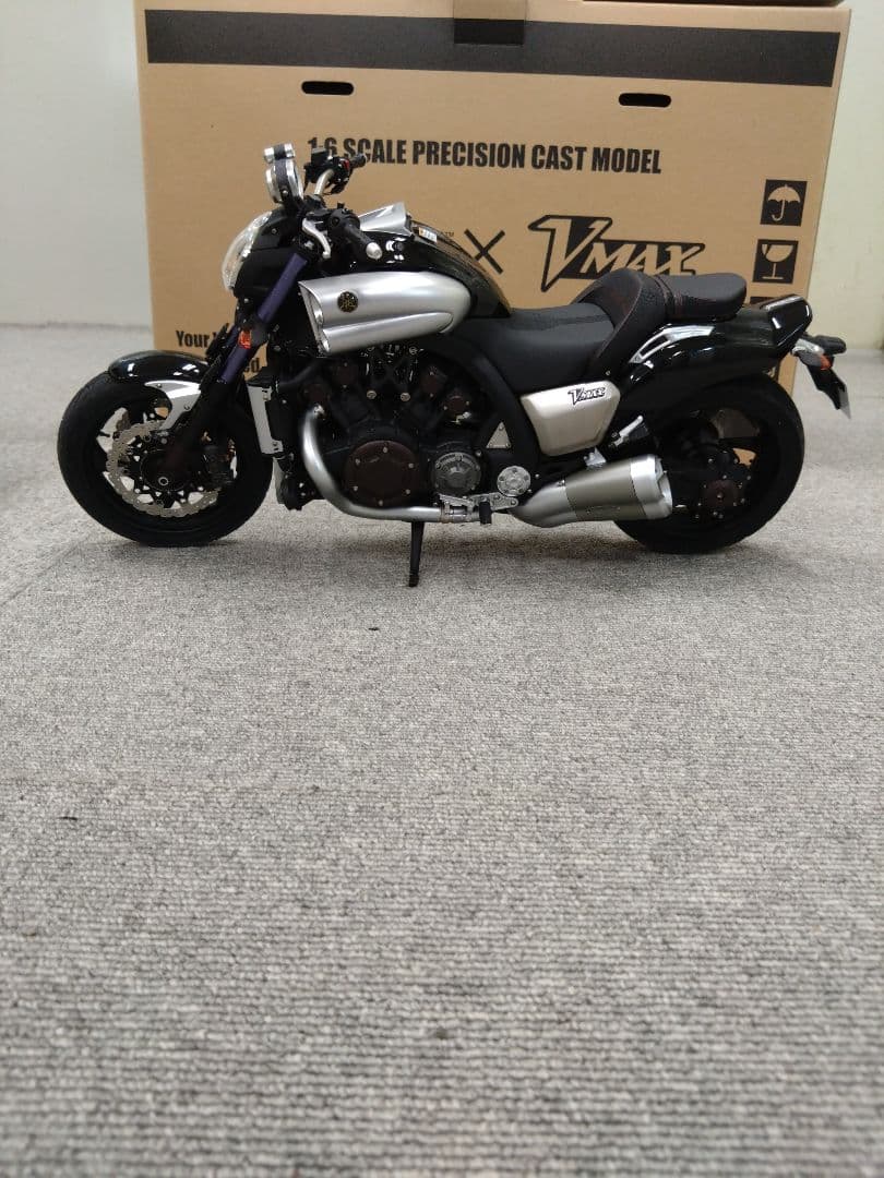 hpi-racing VMAX1700 1:6スケールモデル