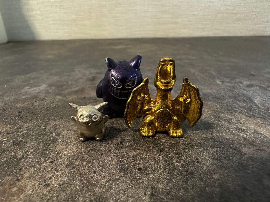 【希少】ポケモン　フィギュア　ピカチュウ　ゲンガー　リザードン　メタル　ゴールド