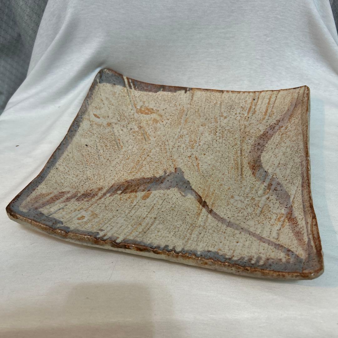 タ*ん様 岡部嶺男　絵志野　八寸　共箱