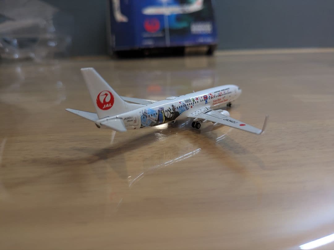 日本航空 B737-800 ミャクミャク・ガンダムJET