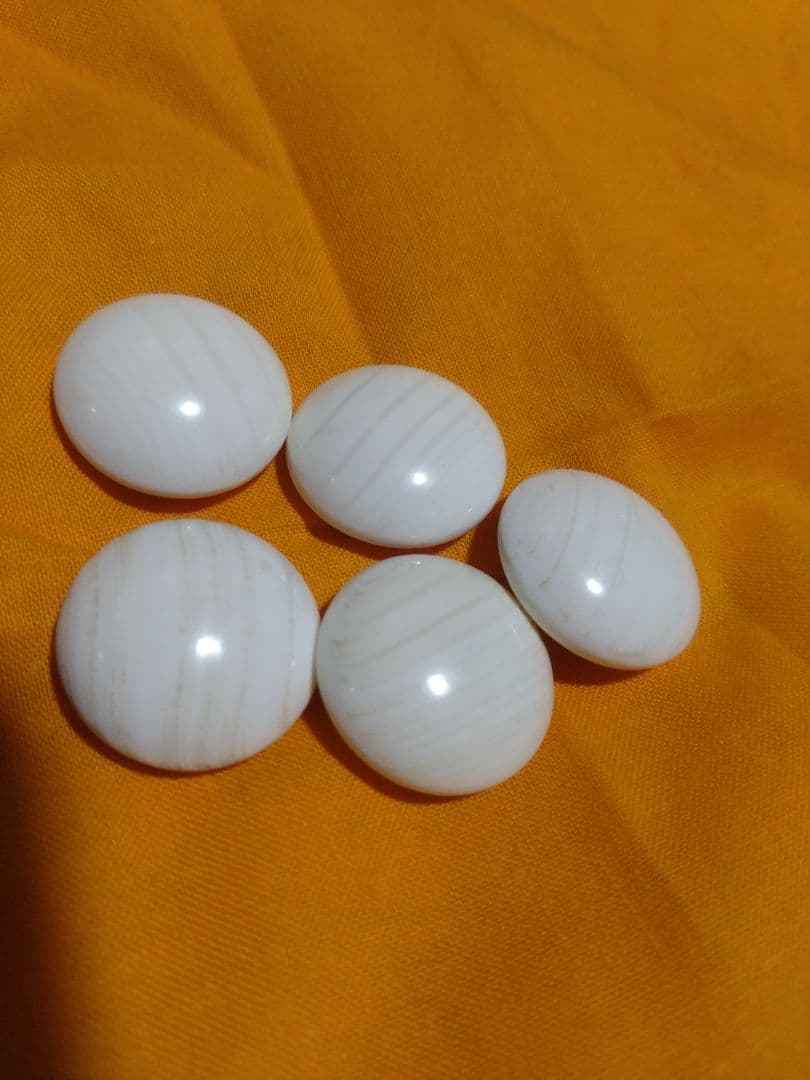 【囲碁】本蛤白石、那智黒石38号　美品：国産本榧6.4寸　板目