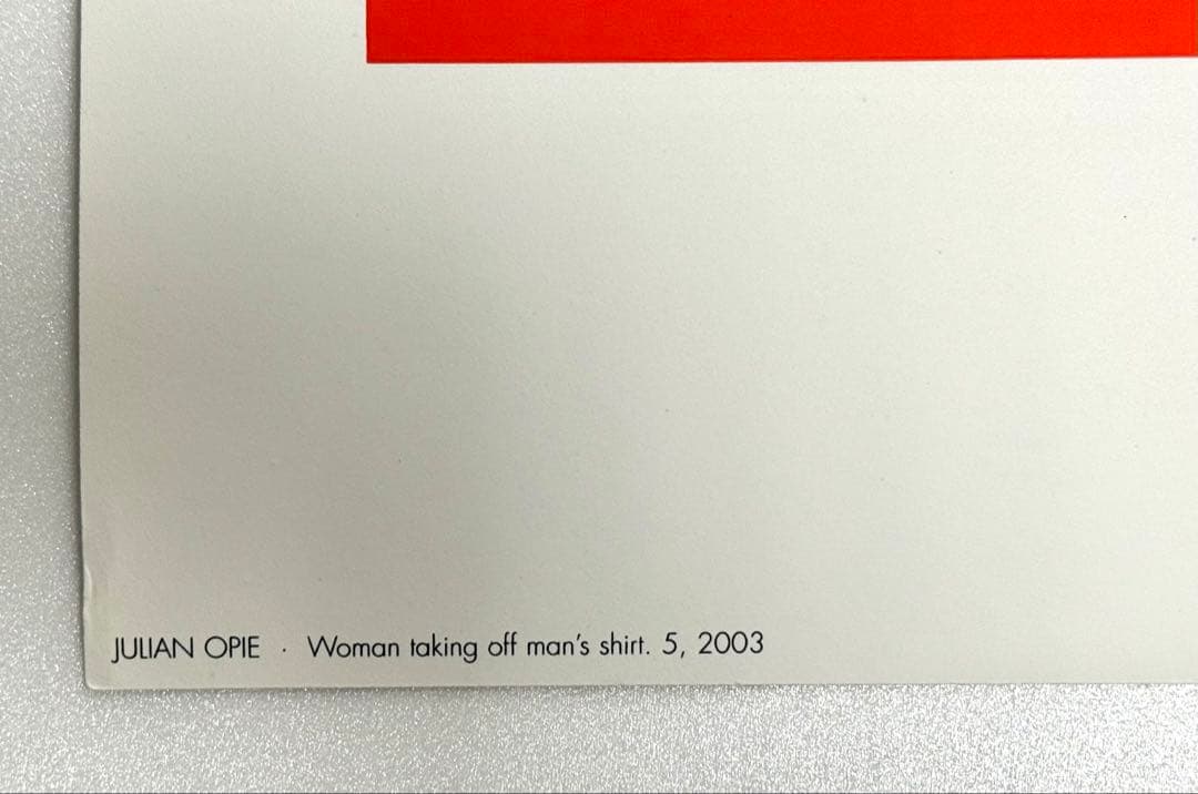 ジュリアンオピー◇Woman taking off man’s shirt