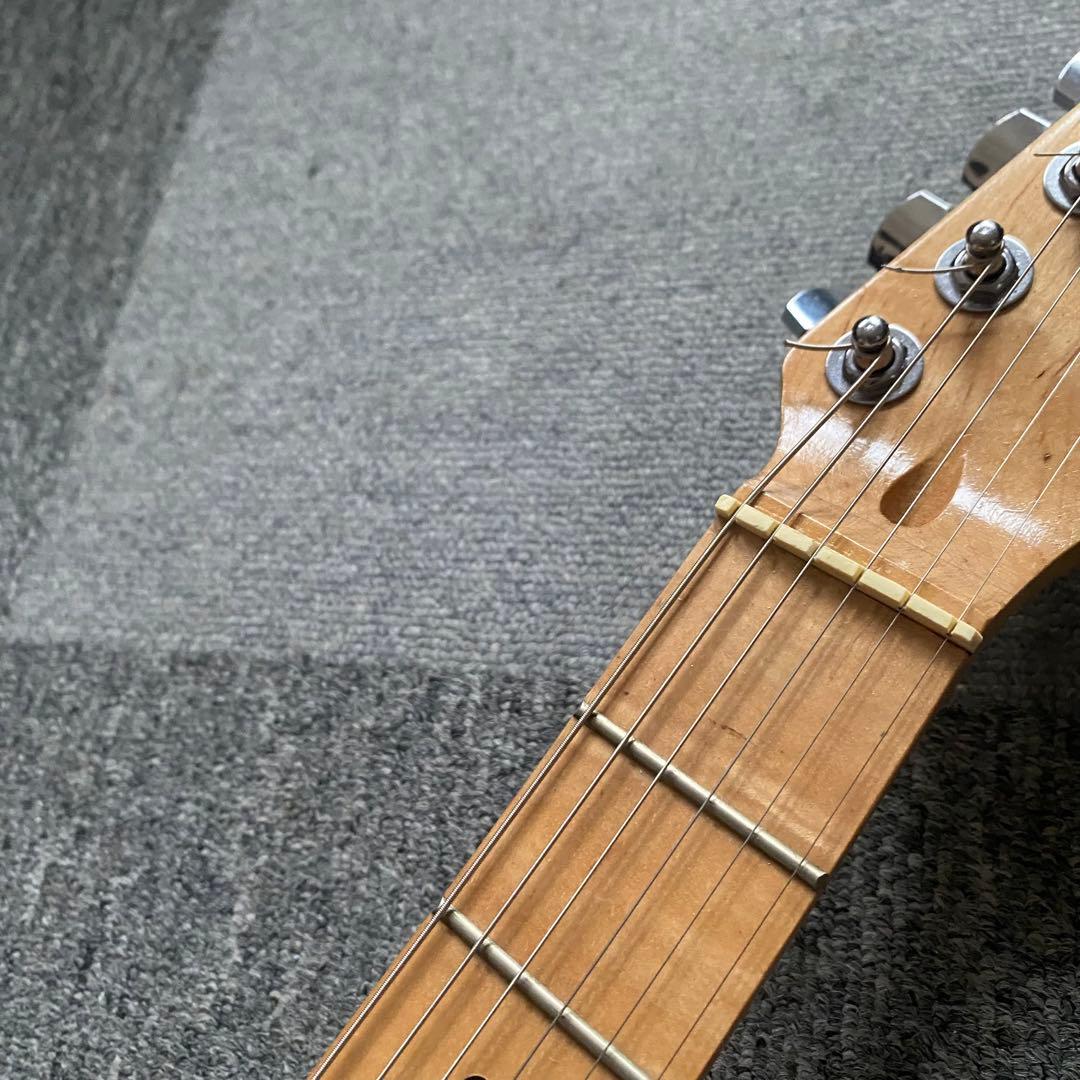 ストラトキャスター F社ロゴ ドット バディガイシグ コンポーネントギター