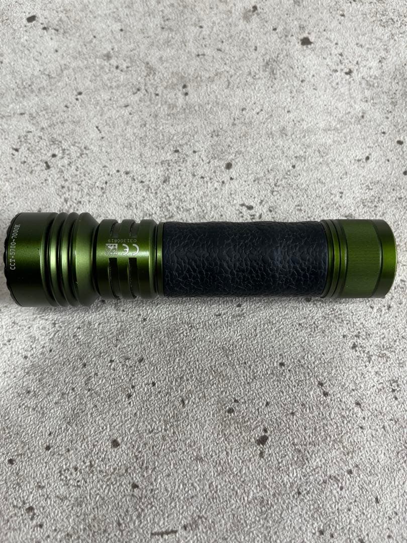 olight オーライト Seeker 4 Pro アーミーグリーン