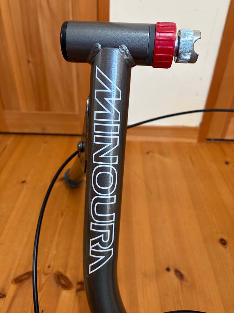 [美品]MINOURA V130 固定ローラー台