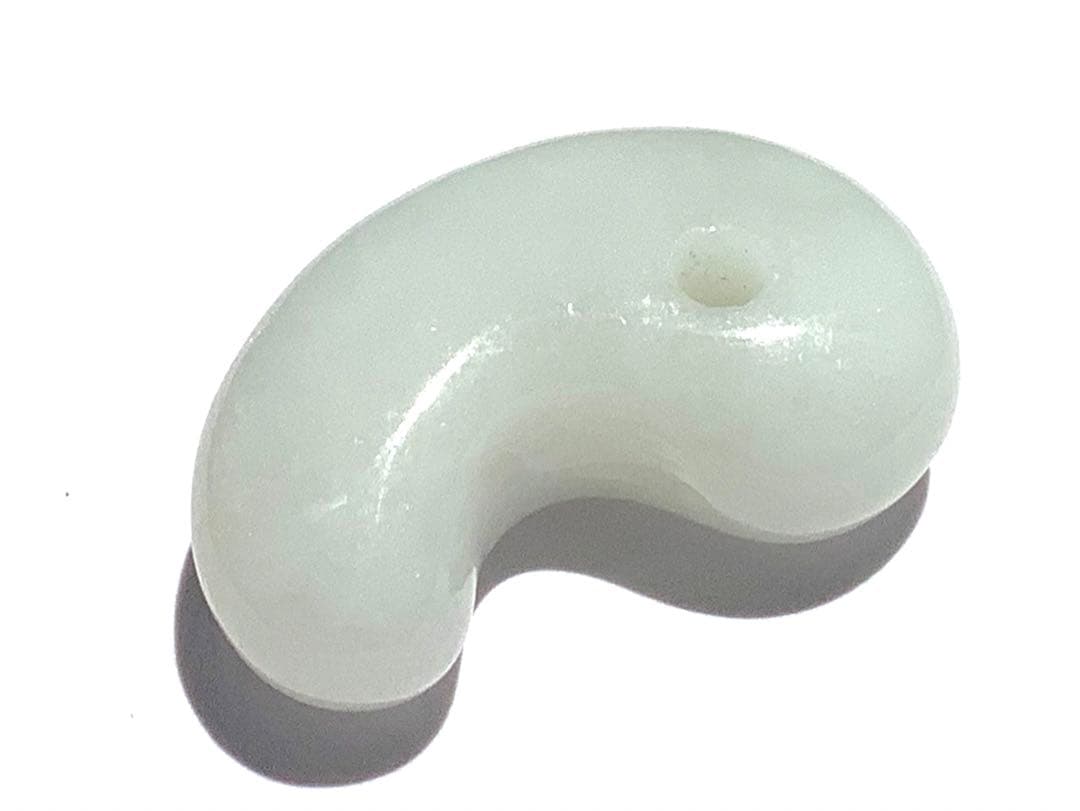 ✳60万円以上間違い無し‼️卸し糸魚川翡翠勾玉　お守り守護石に　鑑別書取得極上品‼️