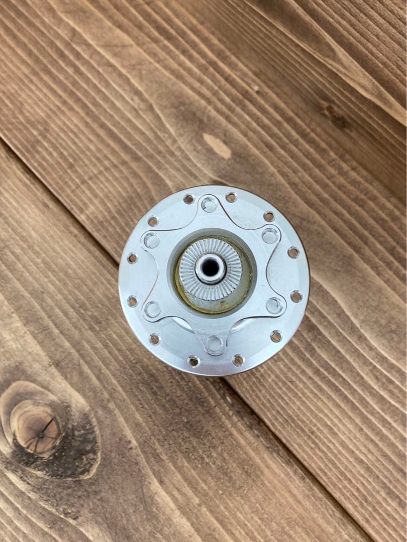 Shutter Precision PD-8 ダイナモハブ