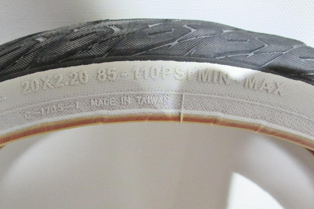 BMX タイヤ ANIMAL TWW-R Tire × 1本