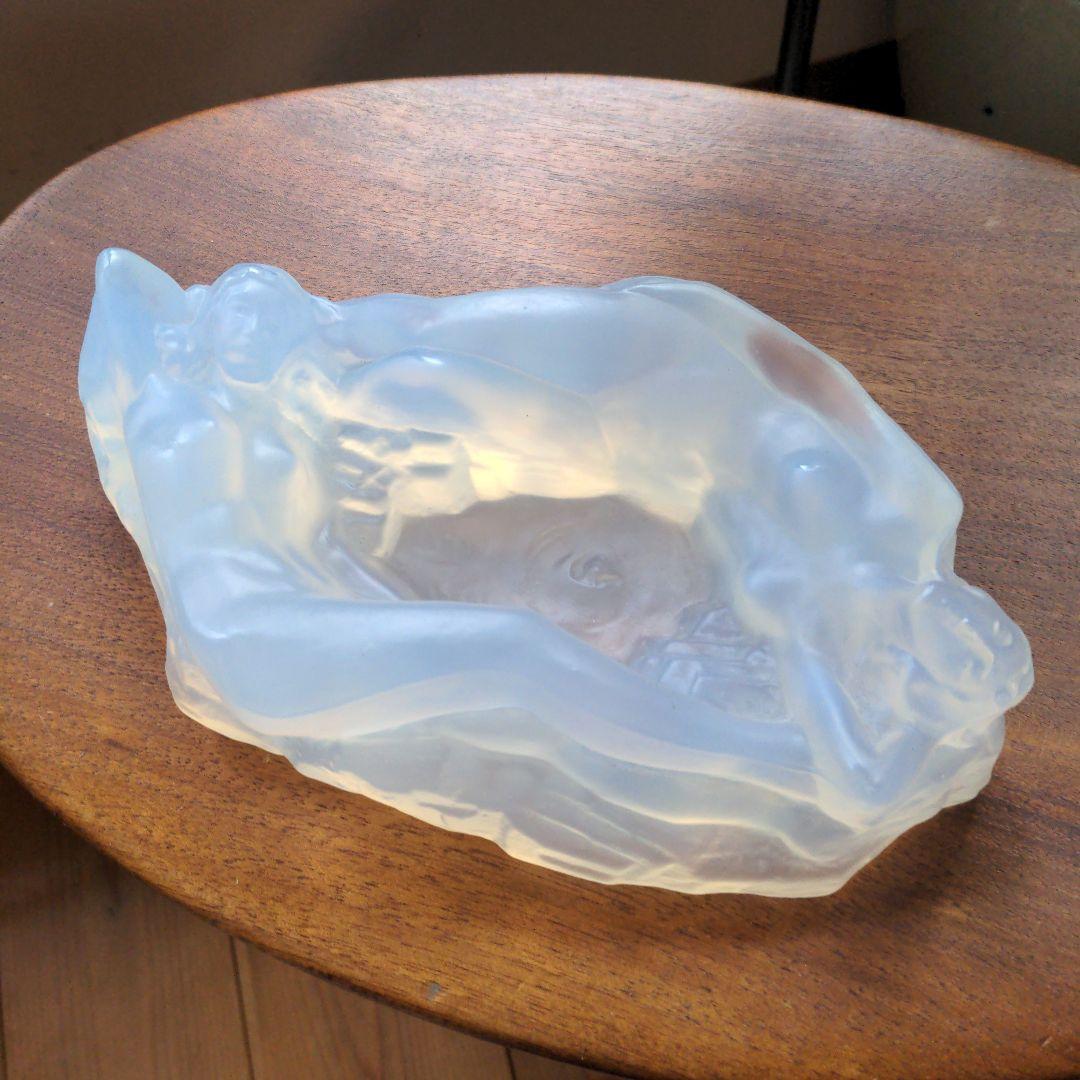 アンティーク、オパルセントガラス置物