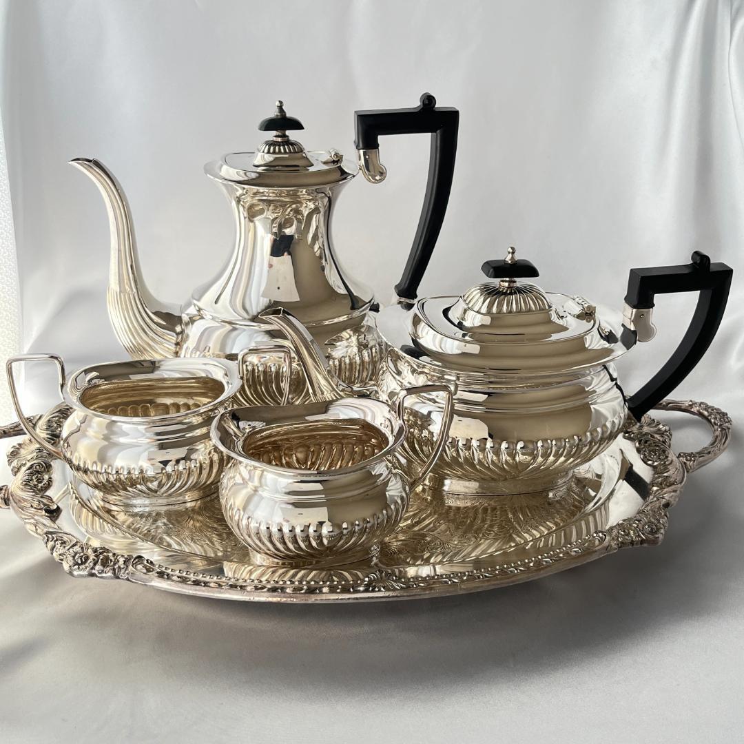 【英国】 ハーフリブのティーサービス 4点 ティーポット　コーヒーポット