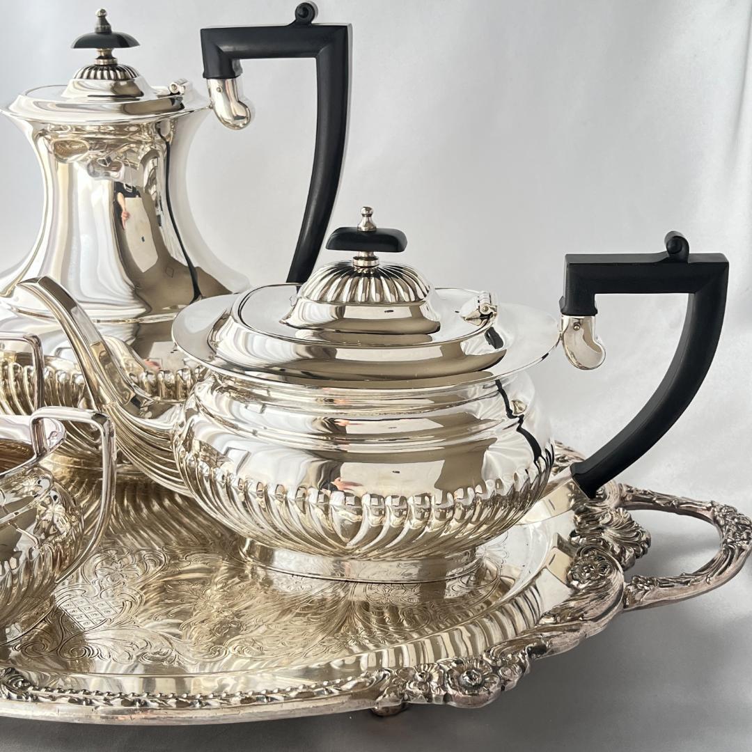 【英国】 ハーフリブのティーサービス 4点 ティーポット　コーヒーポット