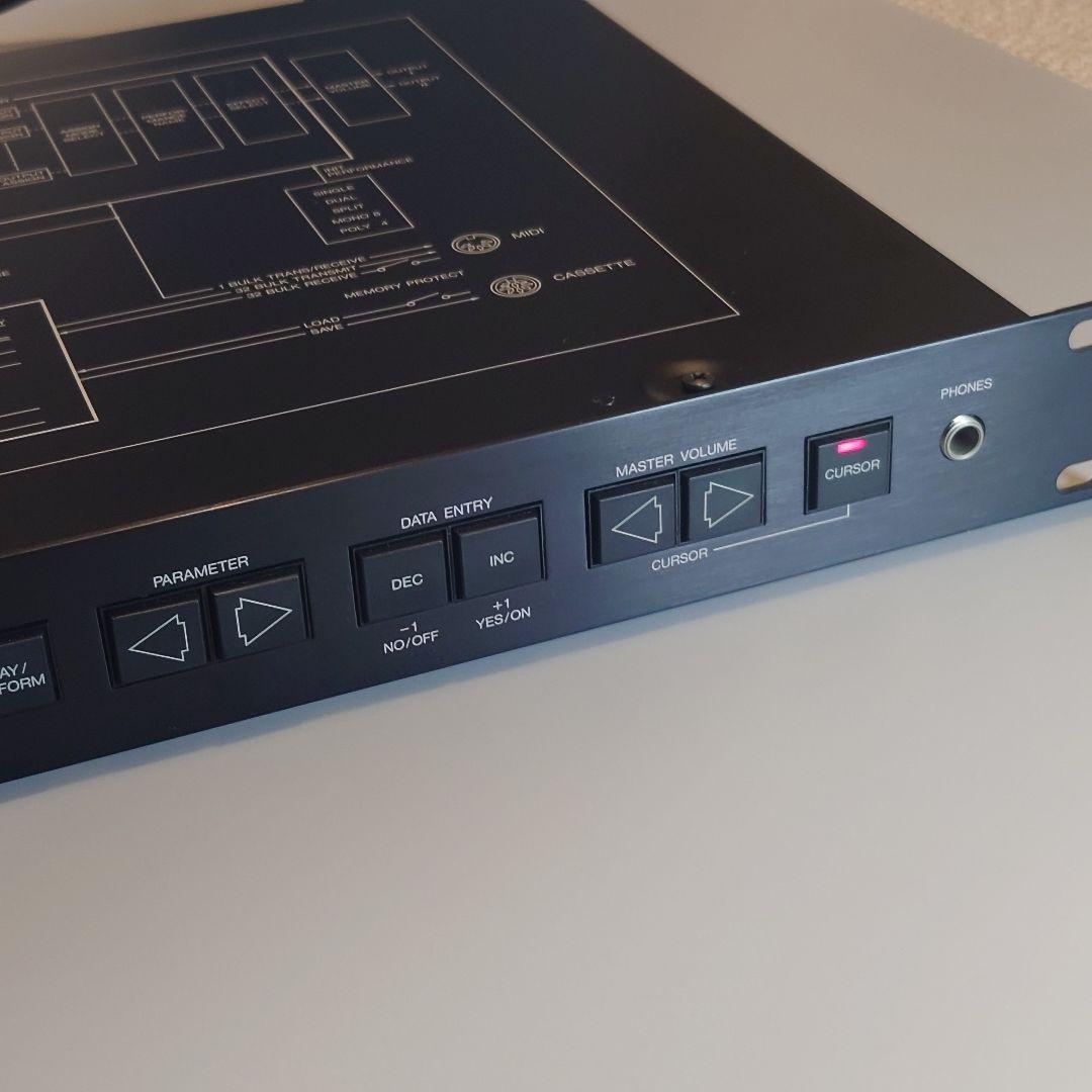 YAMAHA TX81Z（中古品）