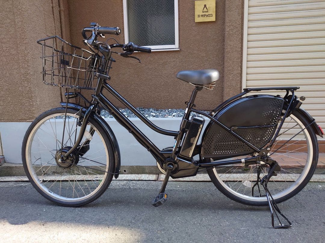 大阪府　ブリヂストン　黒の電動アシスト自転車　バッテリーB400