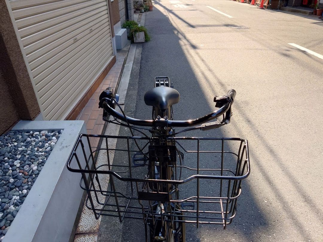 大阪府　ブリヂストン　黒の電動アシスト自転車　バッテリーB400