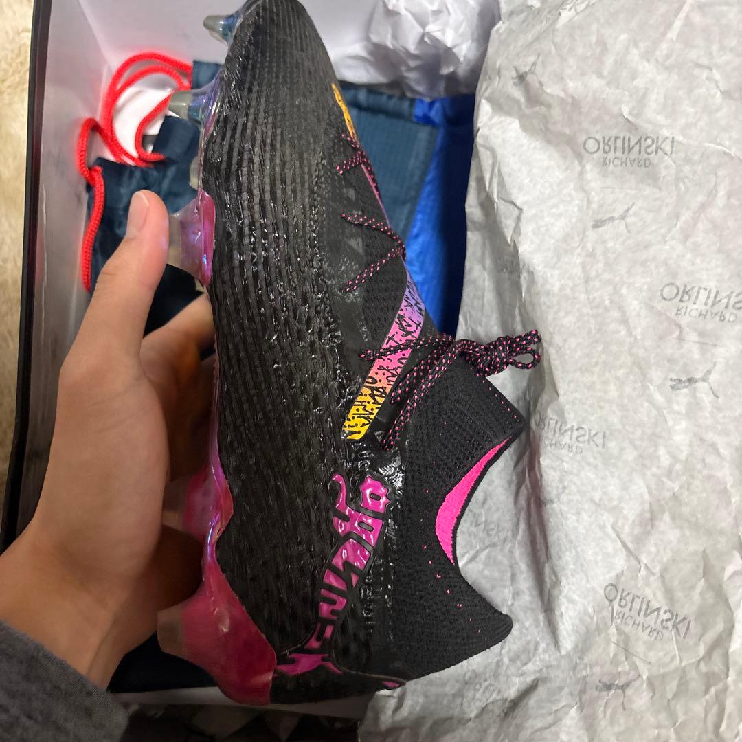 グラフィティデザイン サッカーシューズ