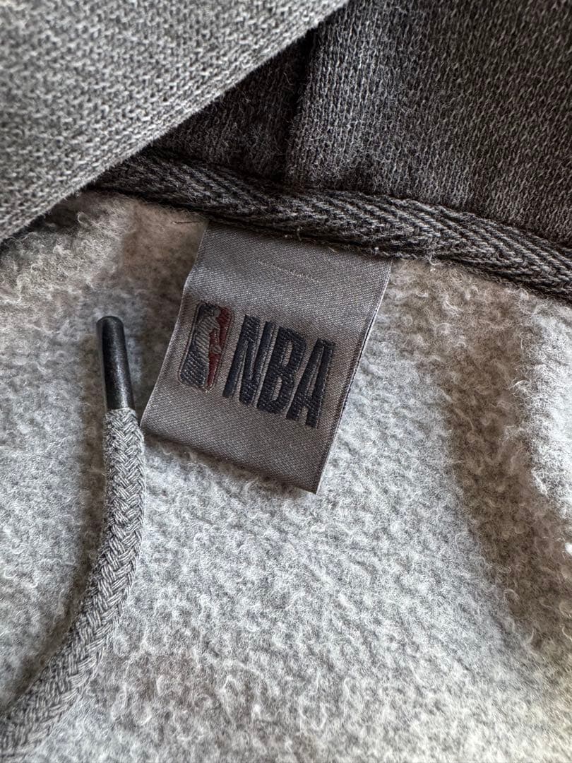 ★NBA シカゴブルズ 別注 刺繍 CHICAGO BULLS L パーカー