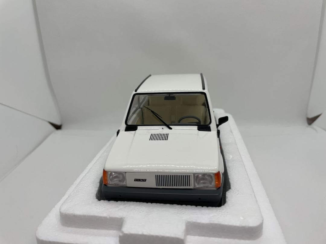 13R-009 KK 1/18 フィアット パンダ 45 ホワイト×グレー