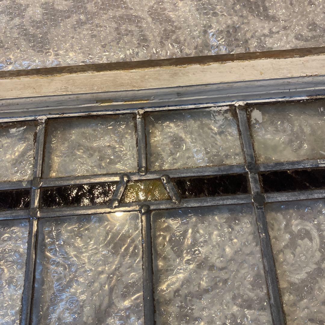 古いステンドグラス ハート型アクセント